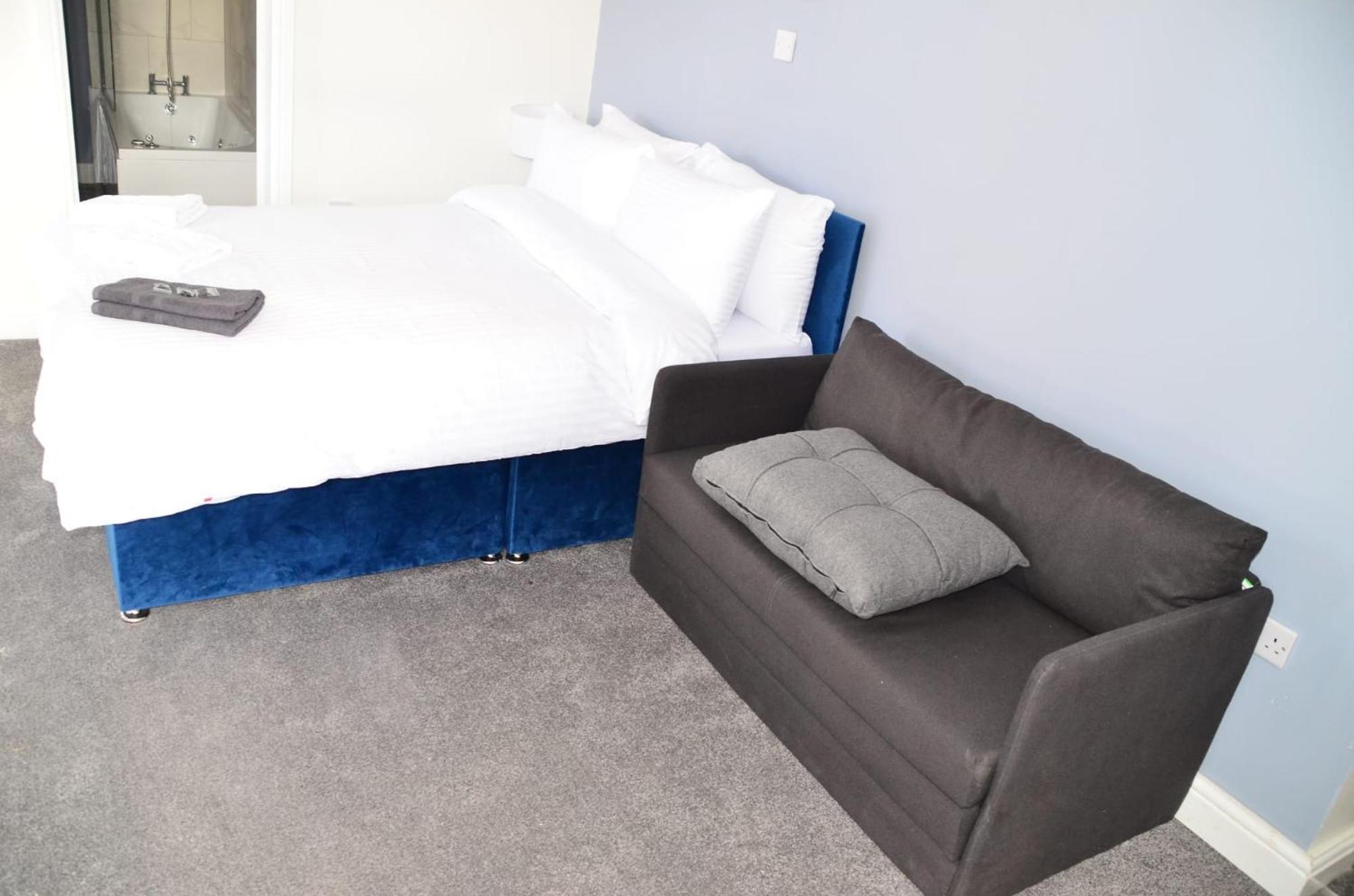 Blok 3 -Jacuzzi Suites, Apartment & Ensuite Rooms Blackpool Exterior foto