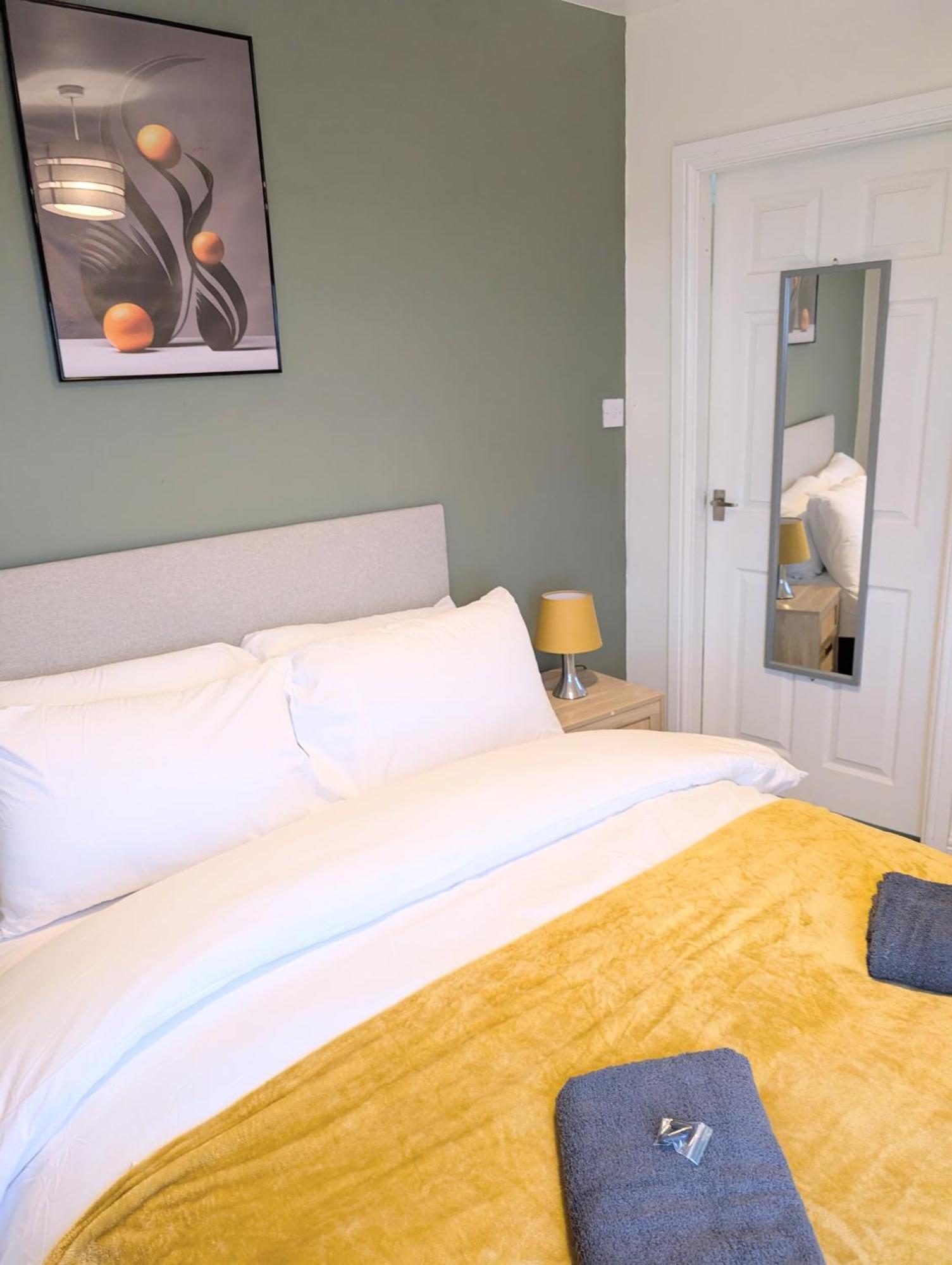 Blok 3 -Jacuzzi Suites, Apartment & Ensuite Rooms Blackpool Exterior foto