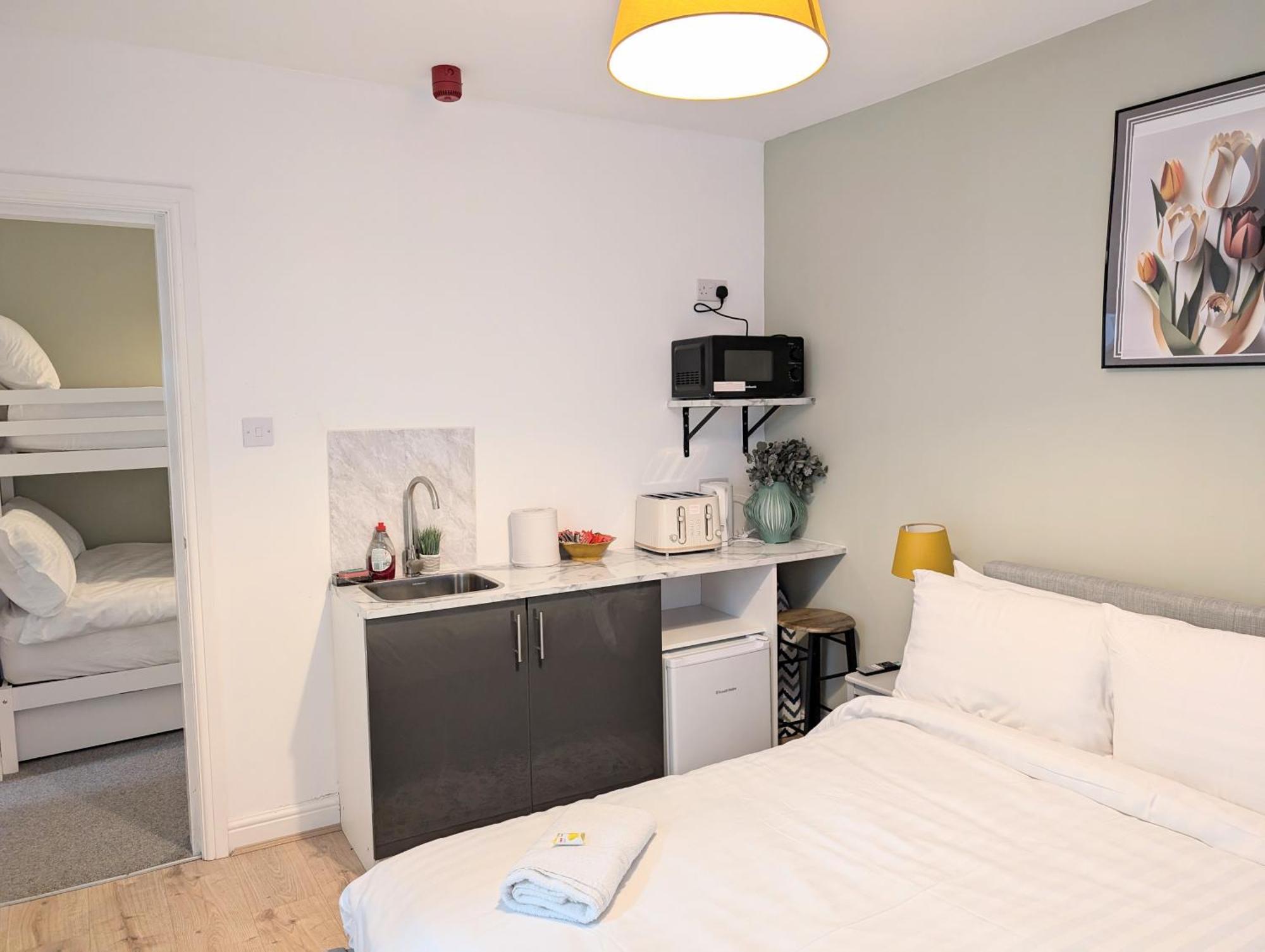 Blok 3 -Jacuzzi Suites, Apartment & Ensuite Rooms Blackpool Exterior foto